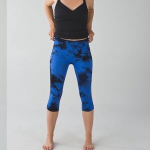 Lululemon in the flow II crop tie dye leggings size 8